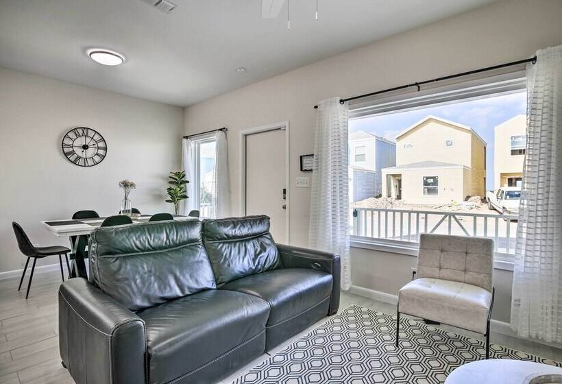 Pet Friendly Port Isabel Home: 5 Mi To Beach!