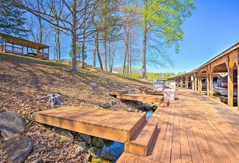Pet Friendly Retreat Near Lake Anna W/ Decks!