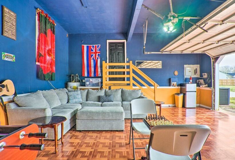 Richmond Area Home W/ Game Room & Patio!