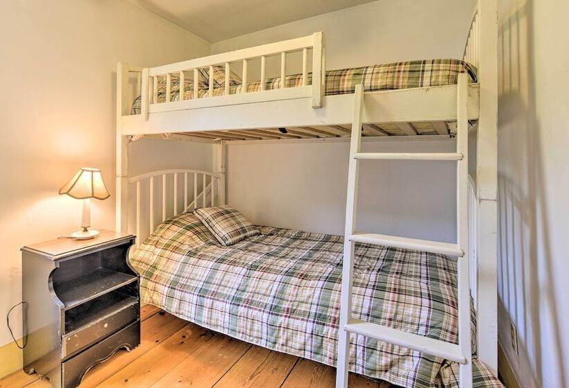 Pet Friendly Roxbury Farmhouse On 350 Acres!