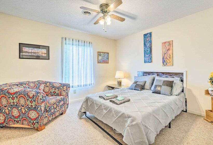 Pet Friendly Wilmington Home W/ Fenced Yard!