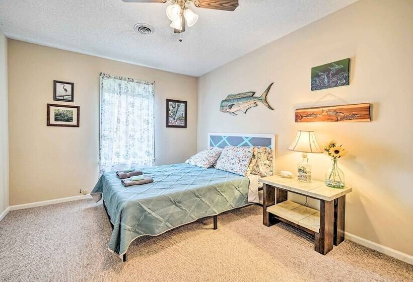 Pet Friendly Wilmington Home W/ Fenced Yard!