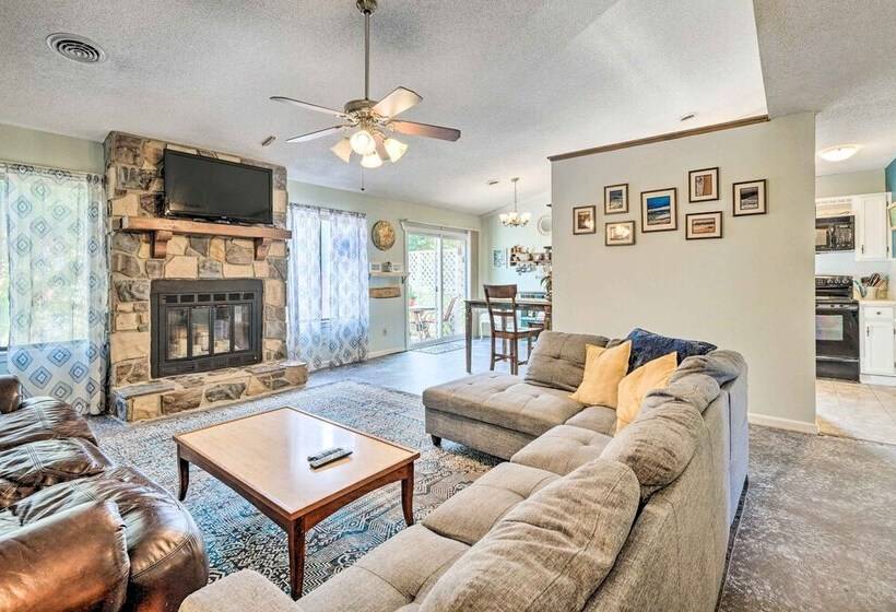 Pet Friendly Wilmington Home W/ Fenced Yard!