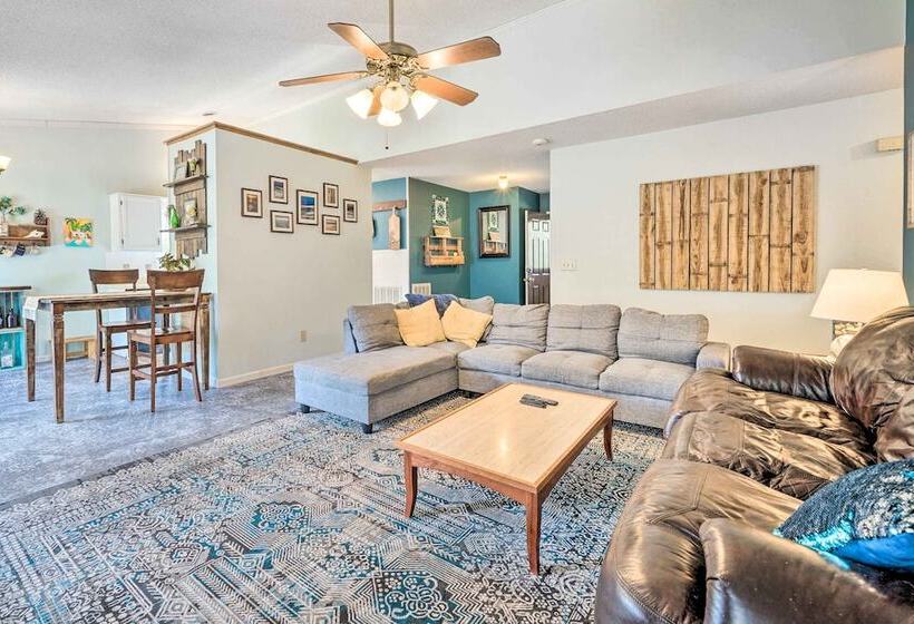 Pet Friendly Wilmington Home W/ Fenced Yard!