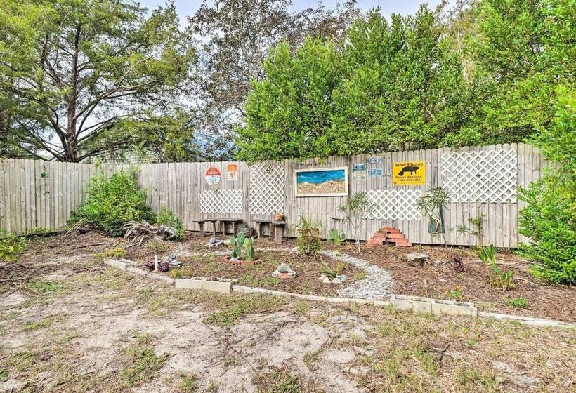 Pet Friendly Wilmington Home W/ Fenced Yard!