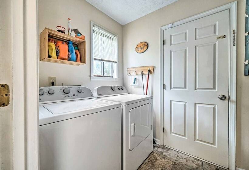 Pet Friendly Wilmington Home W/ Fenced Yard!