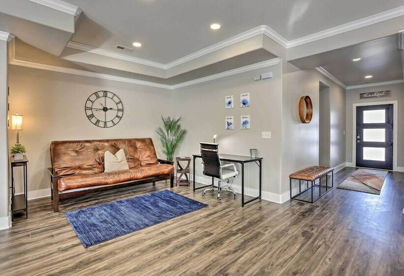 Petfriendly Home, 5 Mi To Dtwn Louisville!