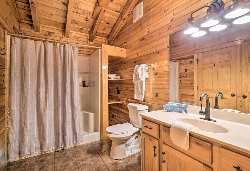 Pigeon Forge Cabin W/ Amazing Mountain Views!