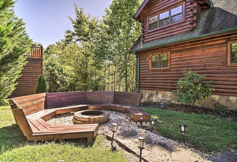 Pigeon Forge Cabin W/ Amazing Mountain Views!