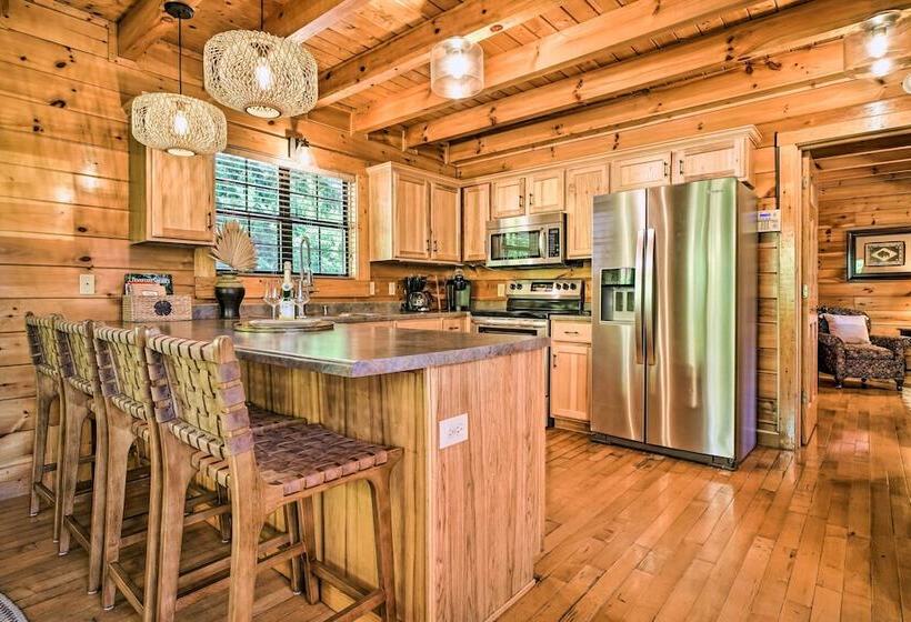 Pigeon Forge Cabin W/ Amazing Mountain Views!