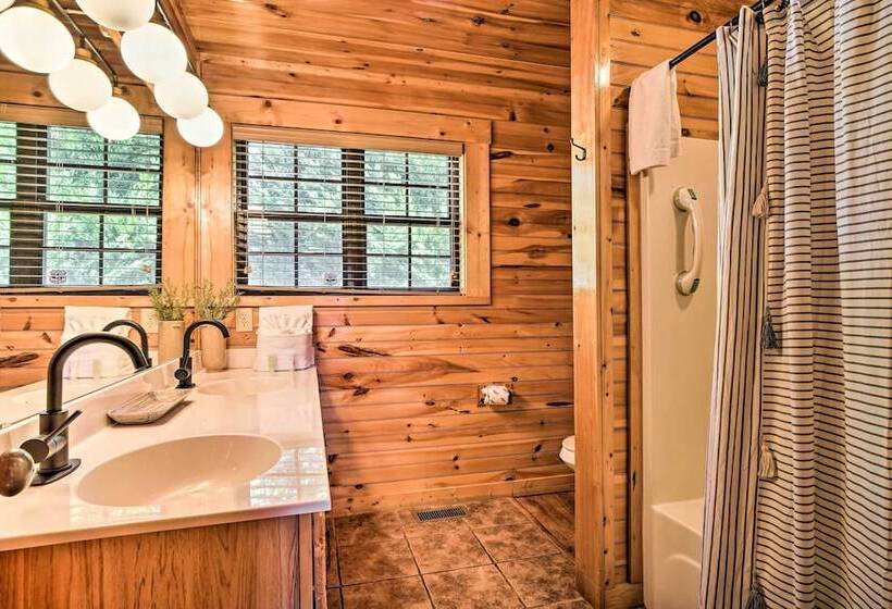 Pigeon Forge Cabin W/ Amazing Mountain Views!
