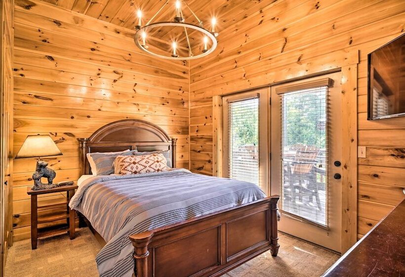 Pigeon Forge Cabin W/ Amazing Mountain Views!