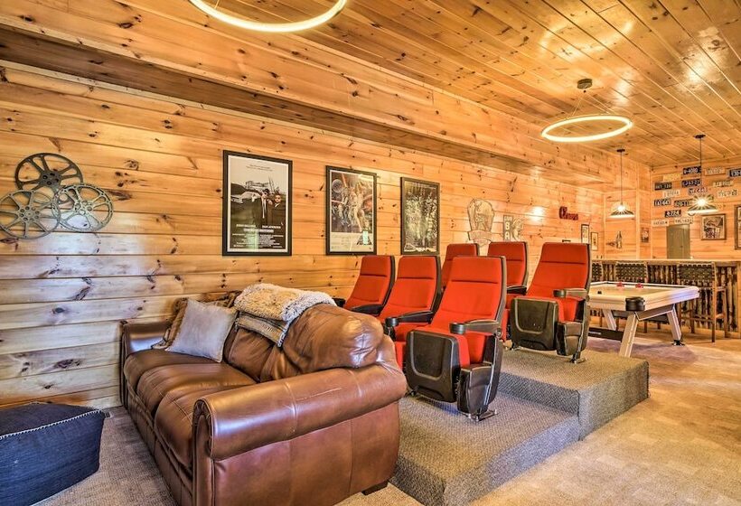 Pigeon Forge Cabin W/ Amazing Mountain Views!