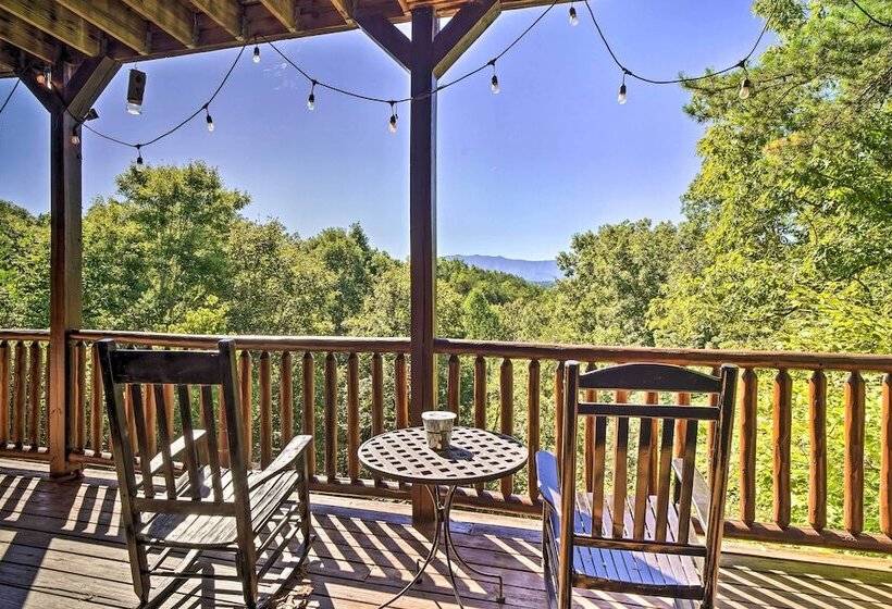 Pigeon Forge Cabin W/ Amazing Mountain Views!