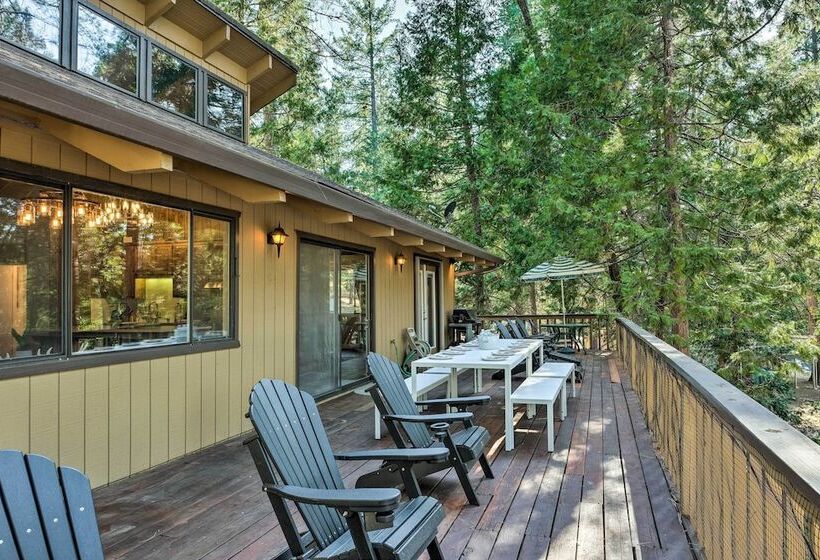 Pine Mountain Cabin W/ Hot Tub, 2 Mins To Marina!