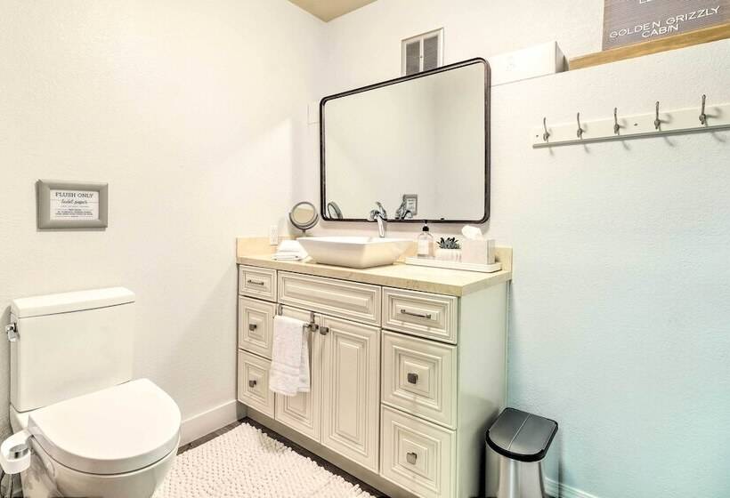 Pine Mountain Cabin W/ Hot Tub, 2 Mins To Marina!