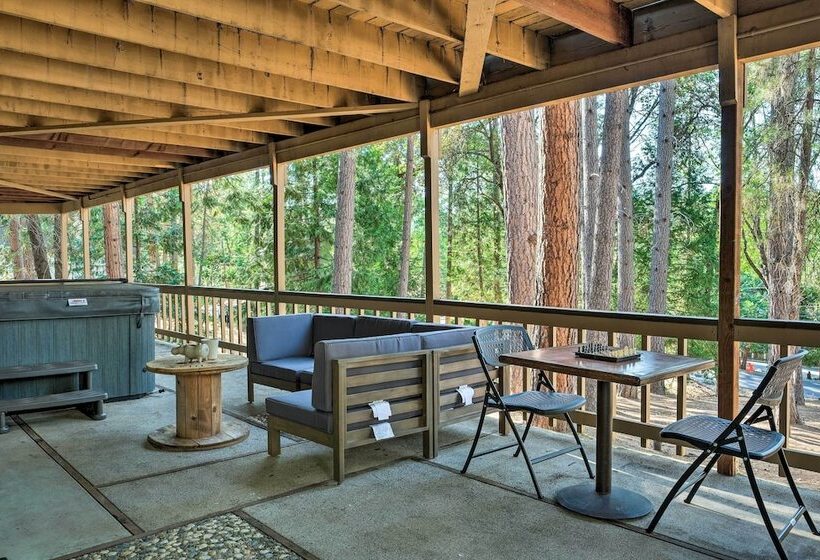 Pine Mountain Cabin W/ Hot Tub, 2 Mins To Marina!