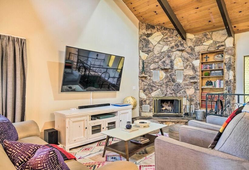 Pine Mountain Cabin W/ Hot Tub, 2 Mins To Marina!