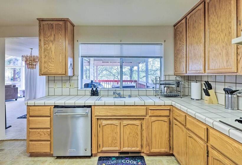 Pine Mountain Lake Home W/ Decks, Golf Course View