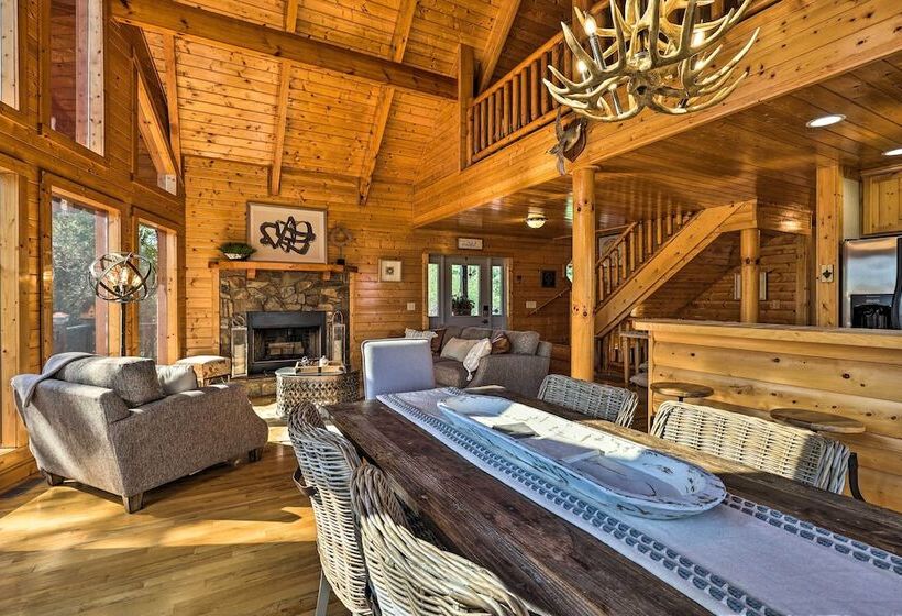 Piney Creek Mountain View Cabin W/ Wraparound Deck