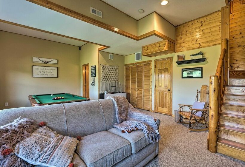 Piney Creek Mountain View Cabin W/ Wraparound Deck