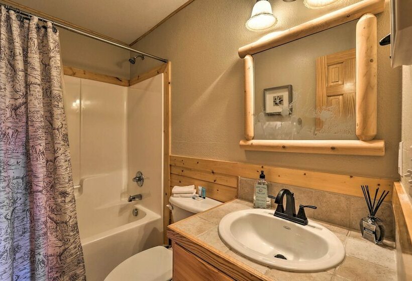 Piney Creek Mountain View Cabin W/ Wraparound Deck