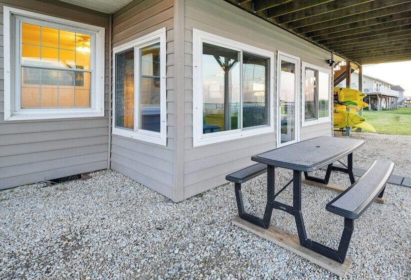 Potomac Waterfront Retreat W/ Dock & Kayaks