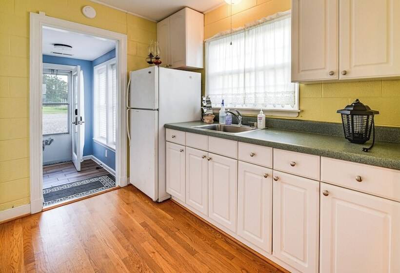 Potomac Waterfront Retreat W/ Dock & Kayaks