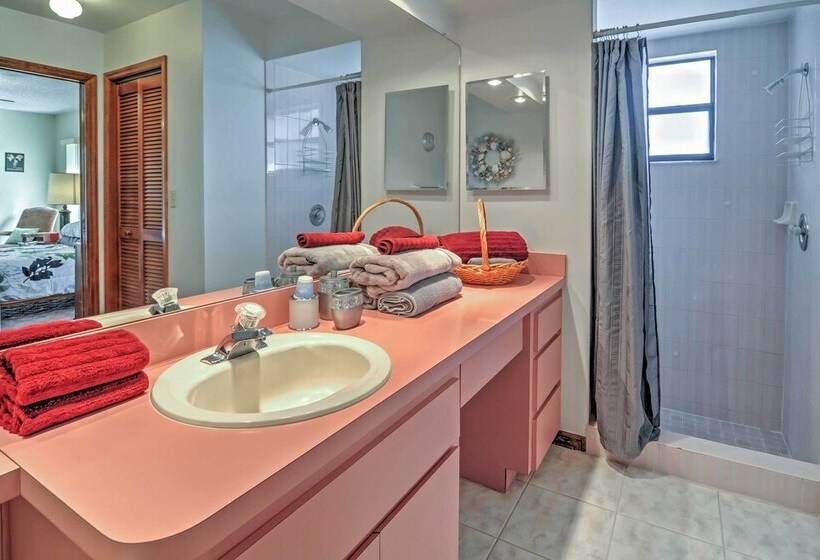 Pristine Spring Hill House W/ Private Pool & Lanai