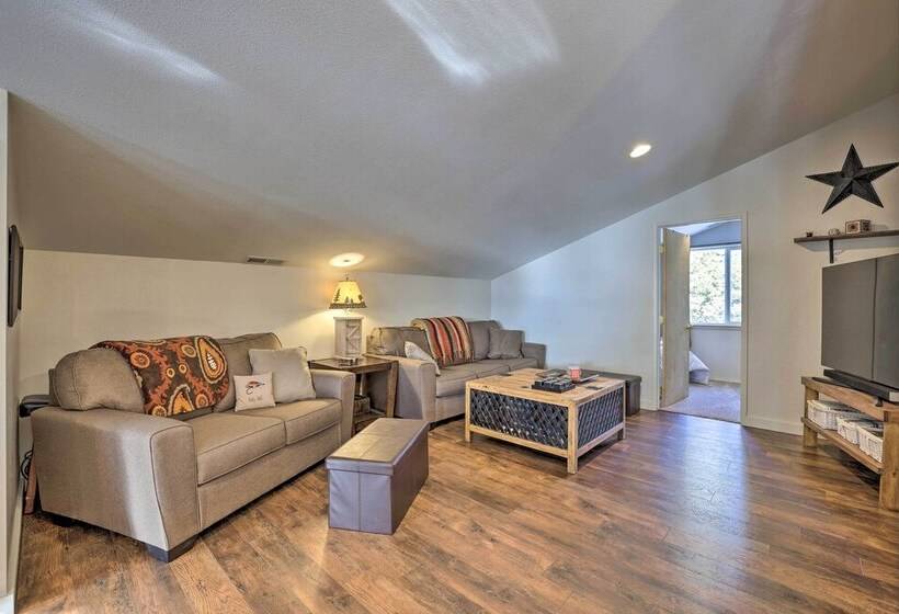 Private Cascade Cabin With Hot Tub & Fire Pit!