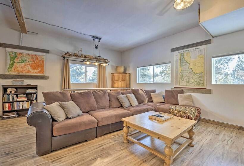 Private Cascade Cabin With Hot Tub & Fire Pit!