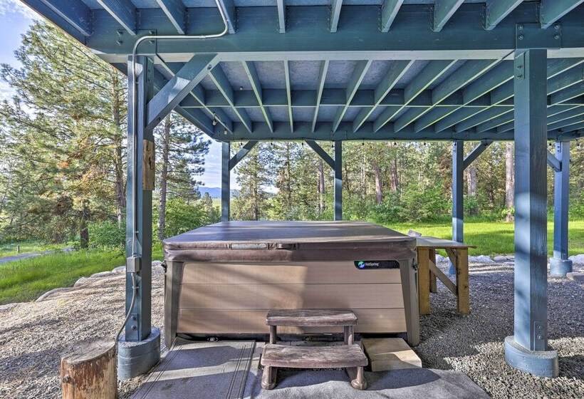 Private Cascade Cabin With Hot Tub & Fire Pit!