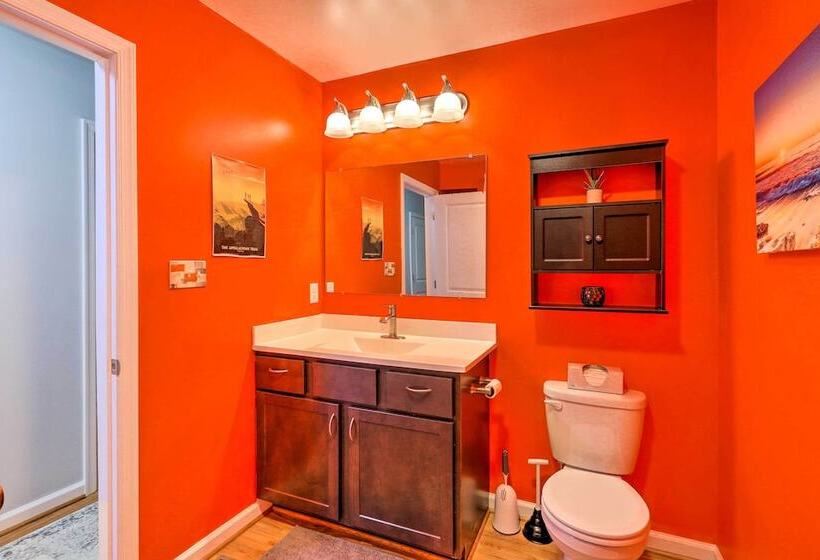 Private Mountain Home Near Shenandoah River!