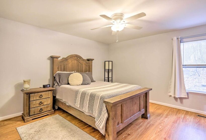 Private Mountain Home Near Shenandoah River!