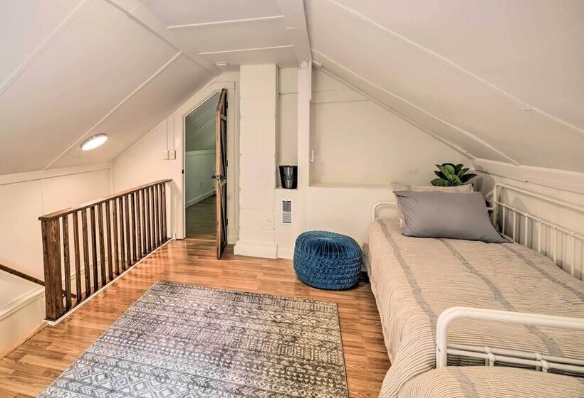 Private Riverfront Escape W/ Fire Pit & Grill