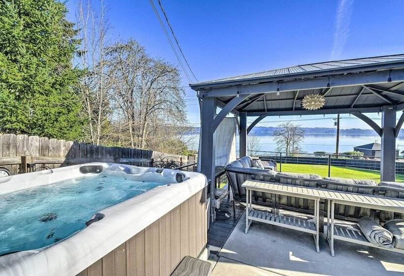 Puget Sound Cabin With Hot Tub And Water Views!