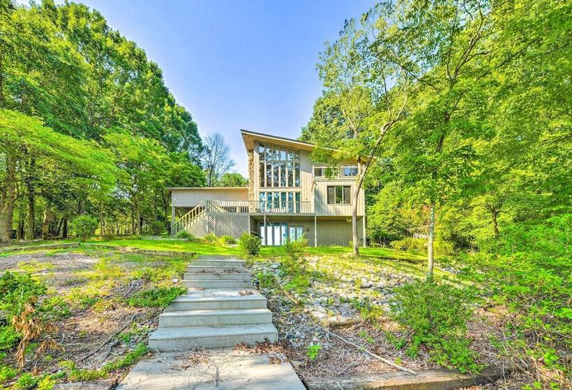 Quaint Lake Norman Home W/ Boat Dock + Grill!