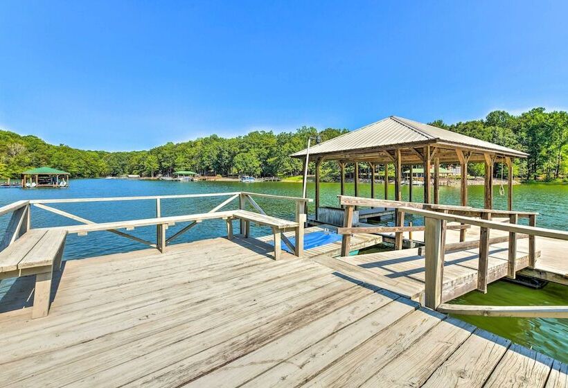 Quaint Lake Norman Home W/ Boat Dock + Grill!