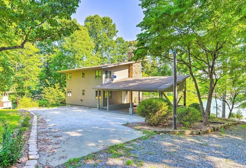 Quaint Lake Norman Home W/ Boat Dock + Grill!