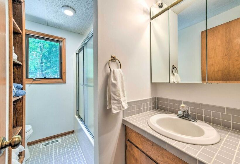 Quaint Lake Norman Home W/ Boat Dock + Grill!