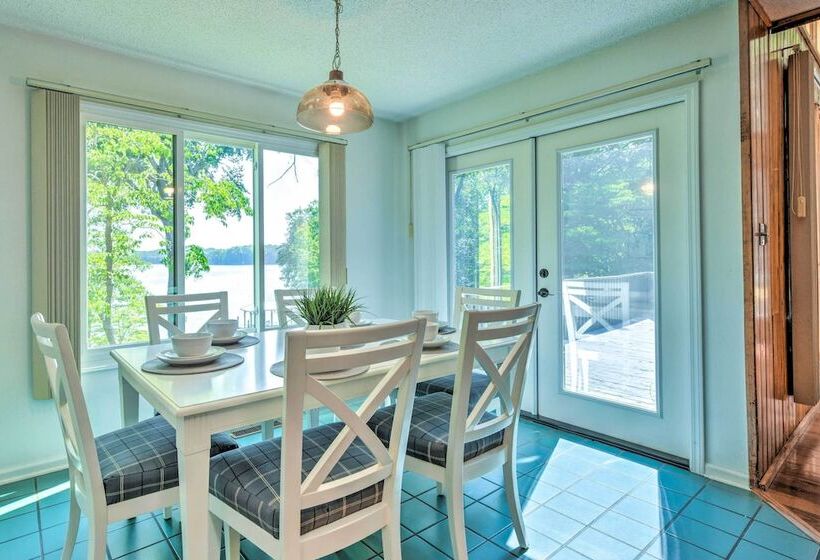 Quaint Lake Norman Home W/ Boat Dock + Grill!