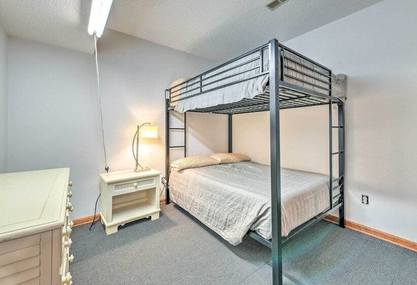 Quaint Lake Norman Home W/ Boat Dock + Grill!