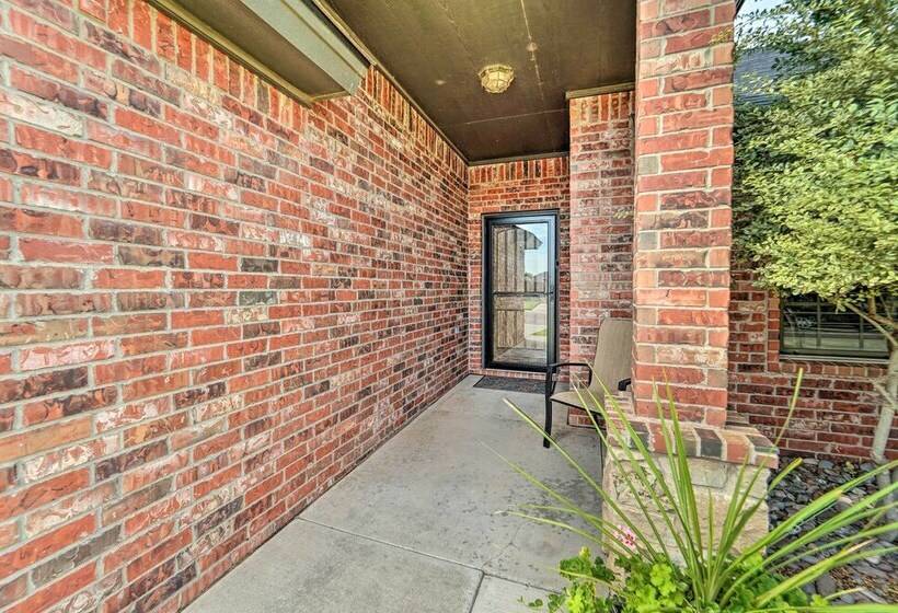 Quaint Lubbock Home ~ 6 Mi To Ttu + Downtown!