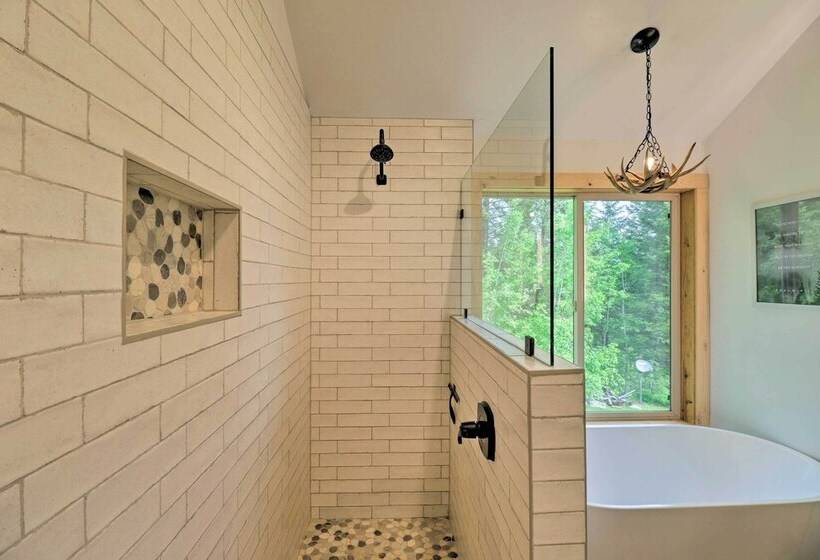 Quiet + Elegant Whitefish Home W/ Hot Tub