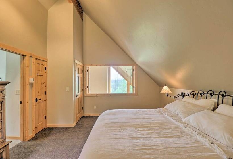 Quiet + Elegant Whitefish Home W/ Hot Tub