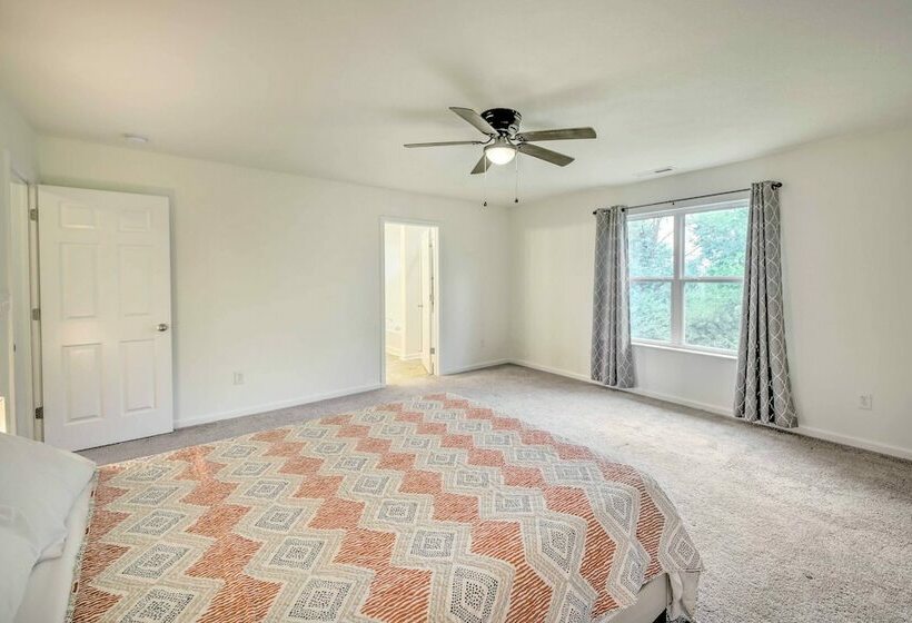 Quiet Greenwood Home ~ 16 Mi To Indianapolis!