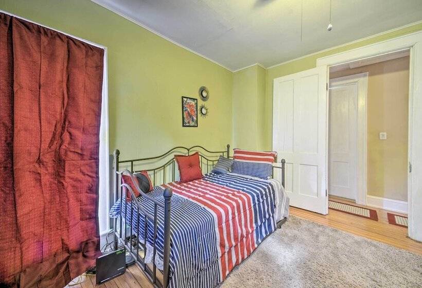 Quiet Oneonta Home Walk To Historic Dtwn!