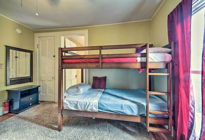 Quiet Oneonta Home Walk To Historic Dtwn!