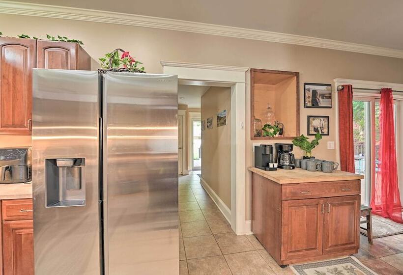 Quiet Oneonta Home Walk To Historic Dtwn!