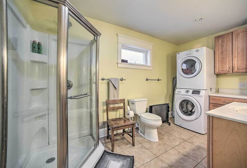 Quiet Oneonta Home Walk To Historic Dtwn!